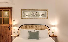 Maya Rhome Trastevere